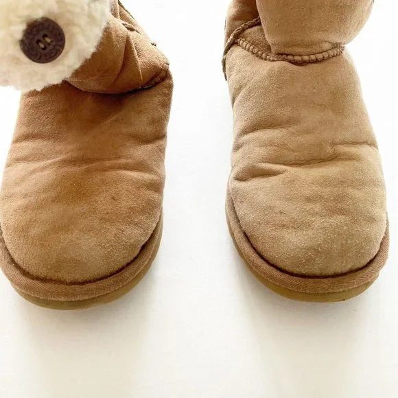 Women’s / Teen’s UGG Fold Over Boots Size 6 - Picture 2 of 11